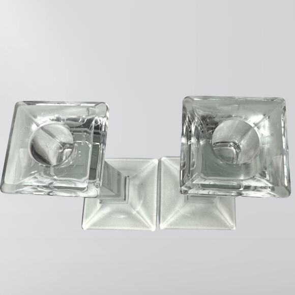 Vintage Aristocrat Pattern Pair Of Clear Glass Tall Tower Candlesticks - Picture 2 of 3